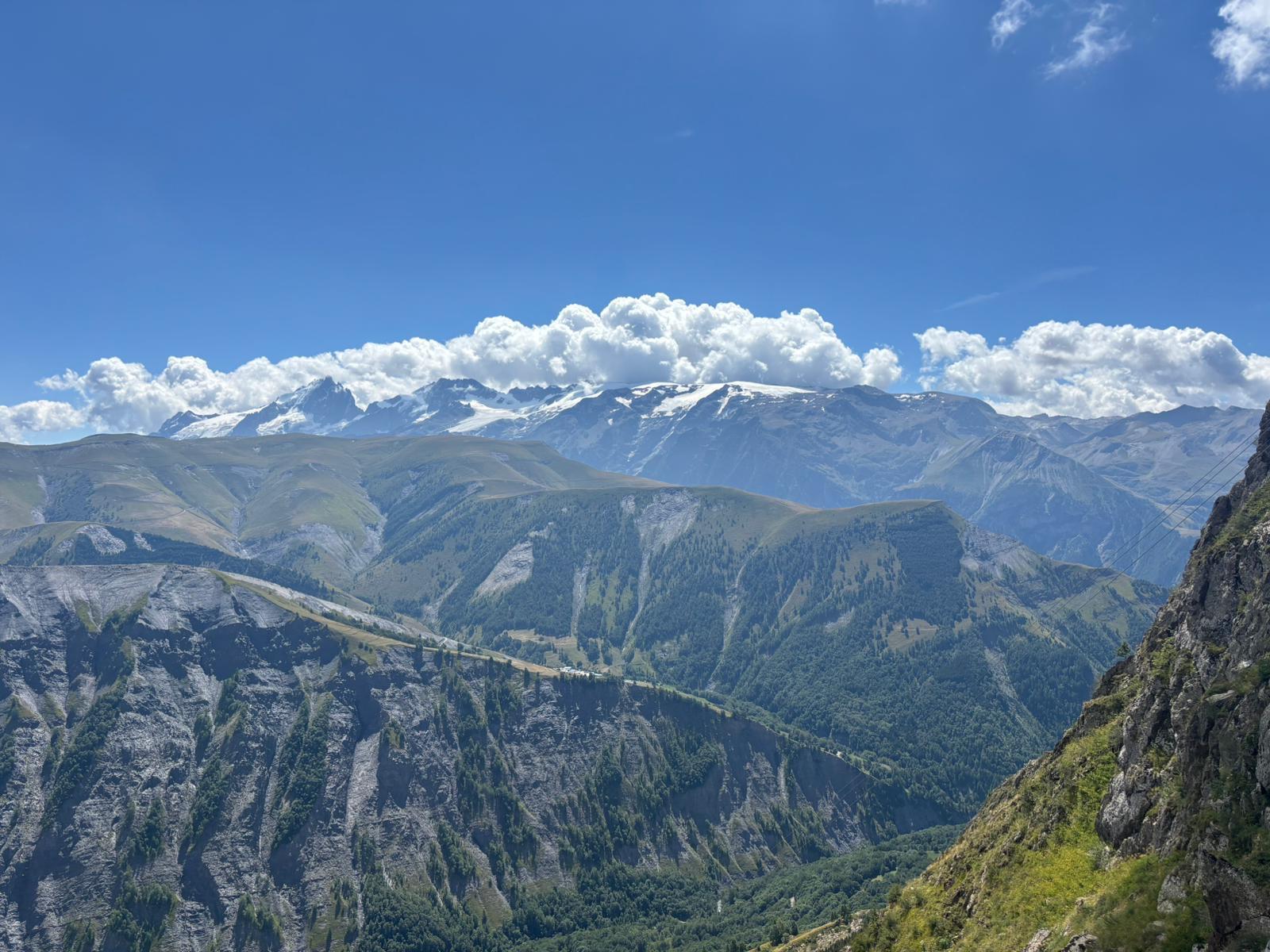 Camp du 1er août à l'Alpe d'Huez